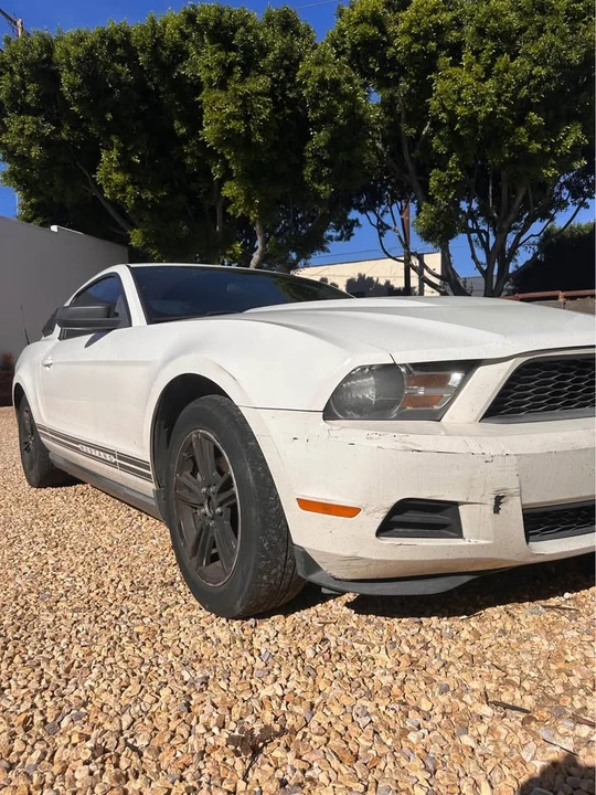 2010 Ford S197 Mustang - Image 5 of 9