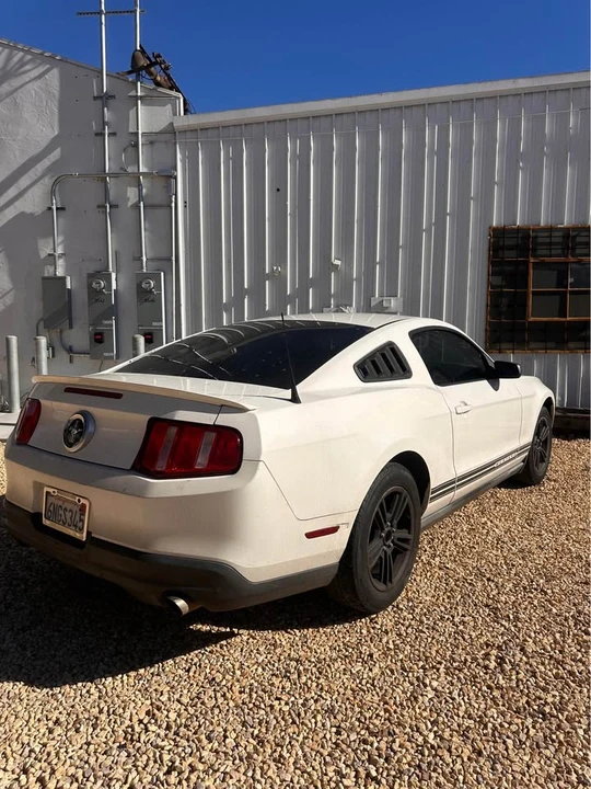 2010 Ford S197 Mustang - Image 6 of 9