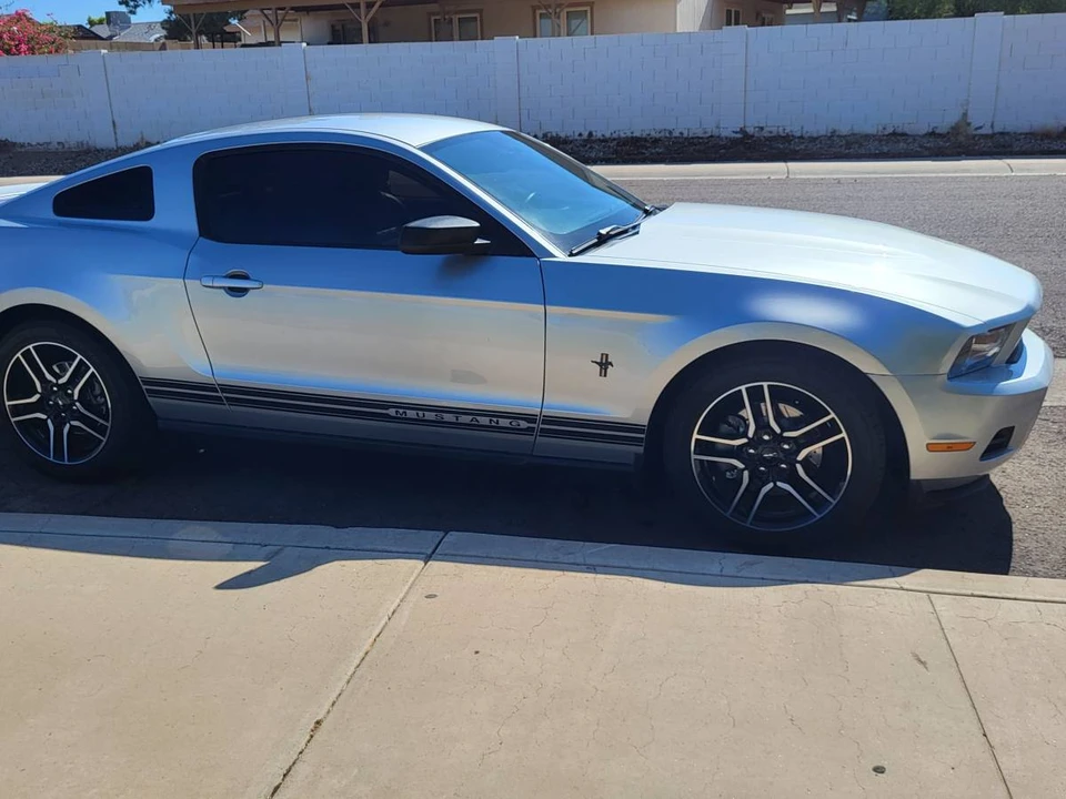 2012 Ford S197 Mustang - Image 2 of 6