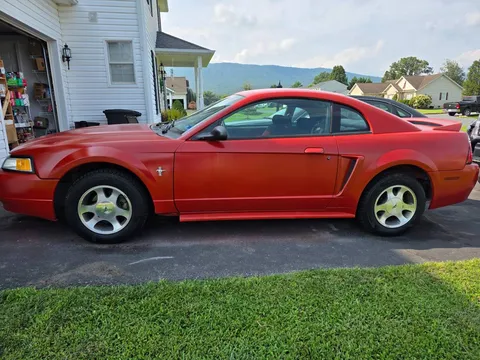 2000 Ford Mustang