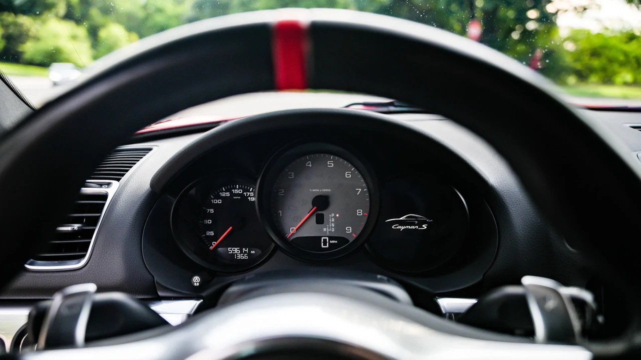 2016 Porsche 981 Cayman S - Image 18 of 31