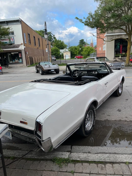 1967 Oldsmobile Cutlass 2nd Gen - Image 4 of 8