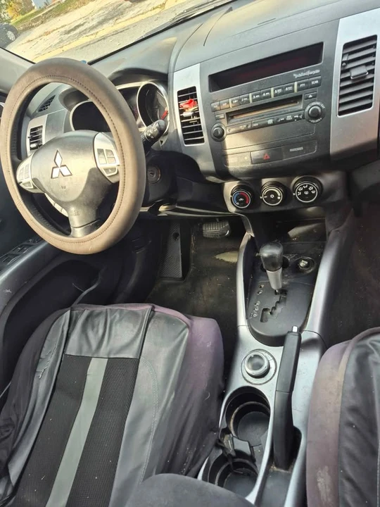 2007 Mitsubishi Outlander - Image 3 of 7