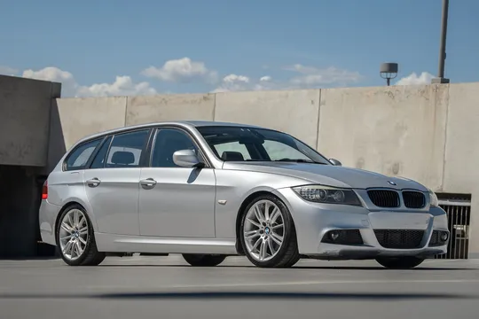 2010 BMW 328i Wagon 6-Speed