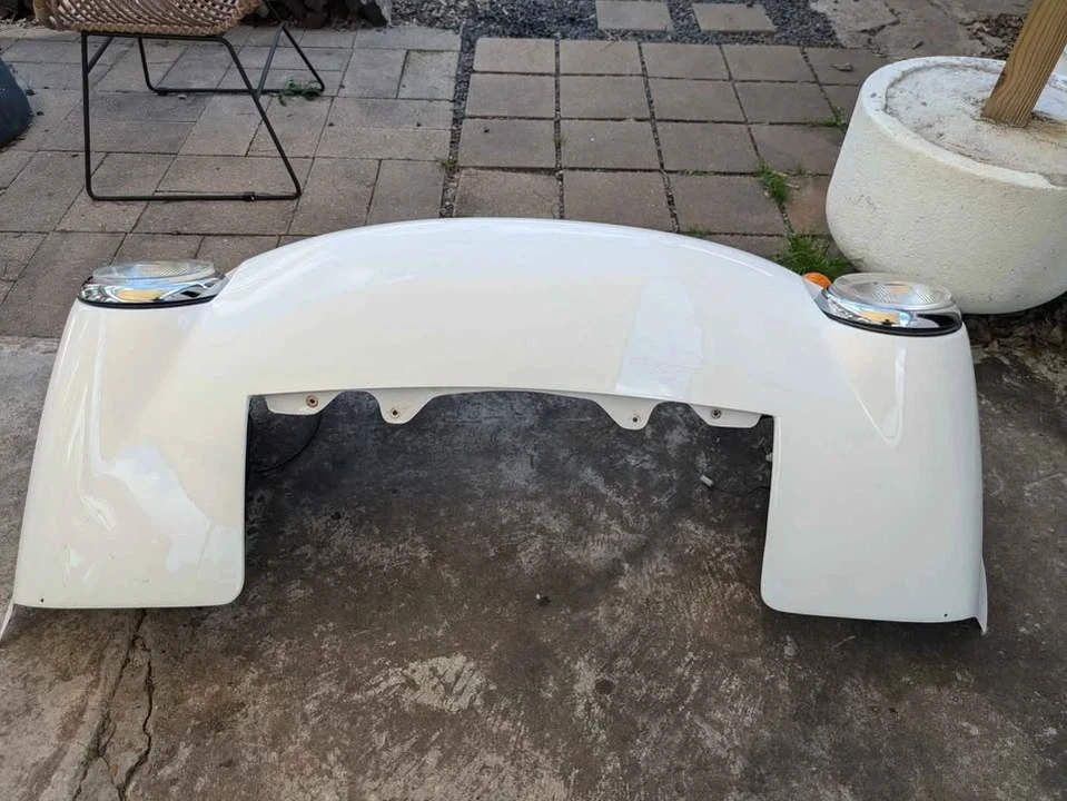 1990 Parts & Memorabilia Bodywork - Image 2 of 10