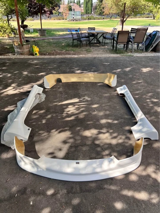 1999 Parts & Memorabilia Bodywork - Image 2 of 9