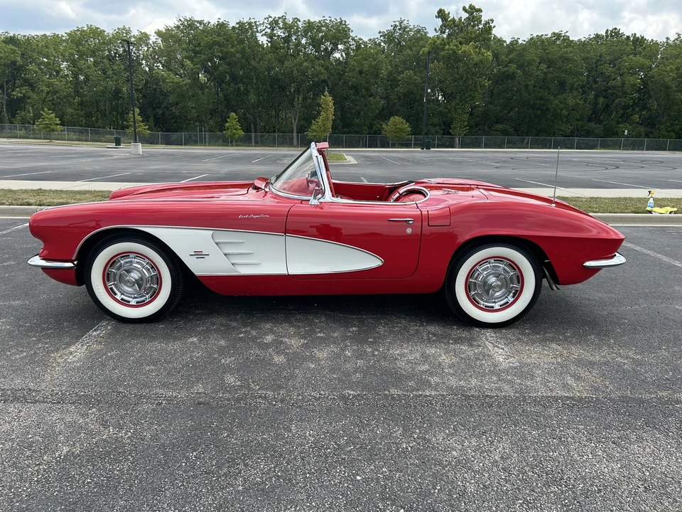 1961 Chevrolet Corvette C1 - Image 8 of 31