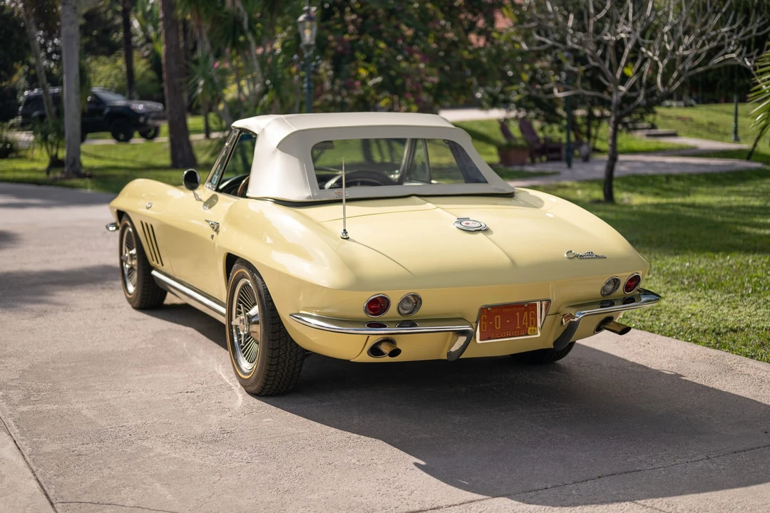 1965 Chevrolet Corvette C2 - Image 27 of 31
