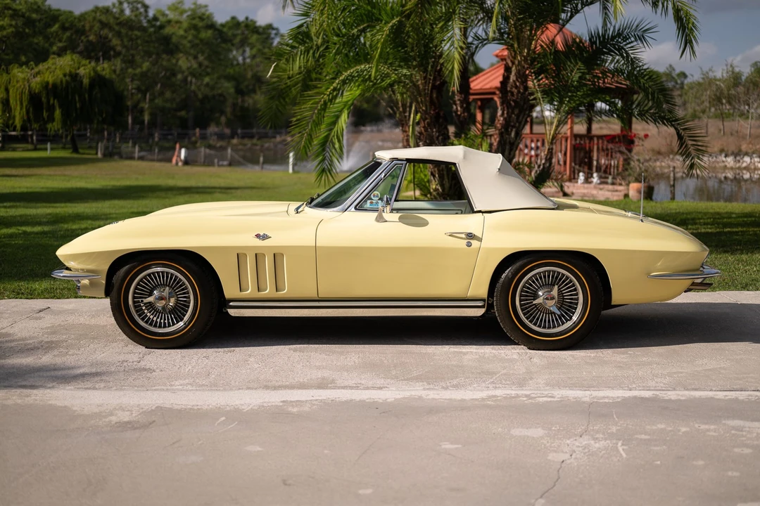 1965 Chevrolet Corvette C2 - Image 20 of 31