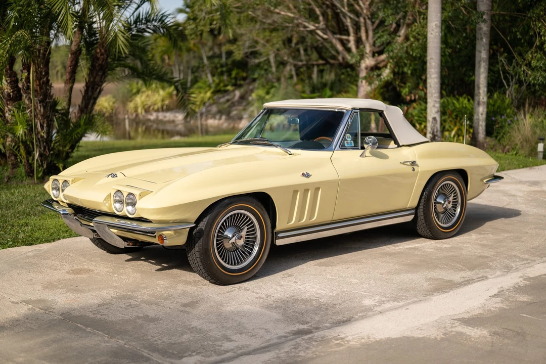 1965 Chevrolet Corvette C2 - Image 21 of 31