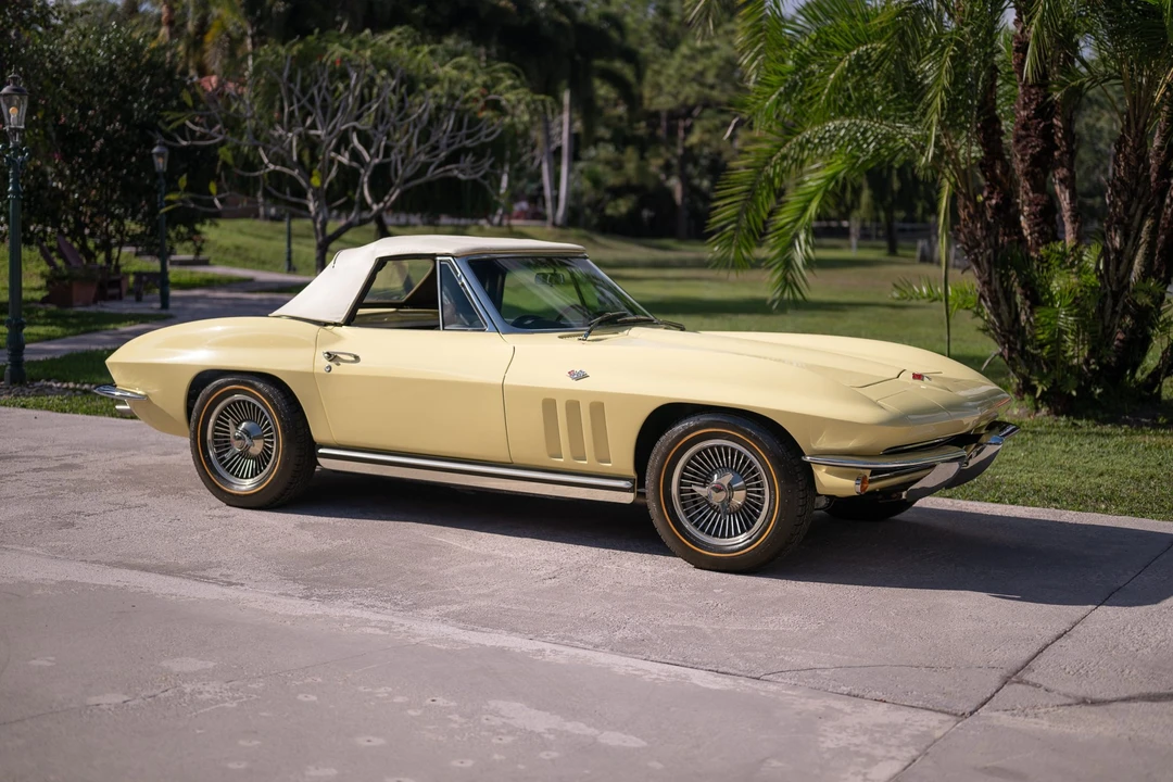1965 Chevrolet Corvette C2 - Image 23 of 31