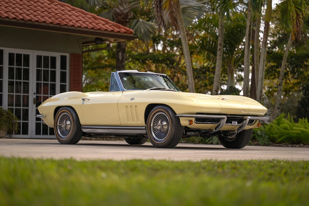 1965 Chevrolet Corvette C2 - Image 2 of 31