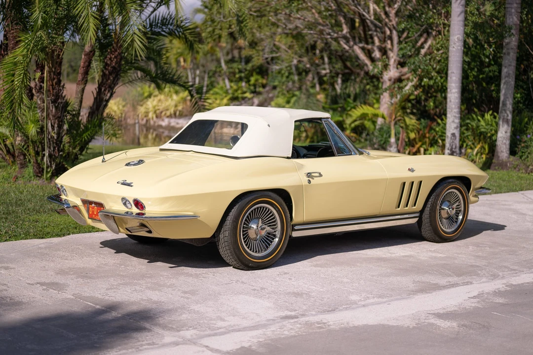 1965 Chevrolet Corvette C2 - Image 24 of 31