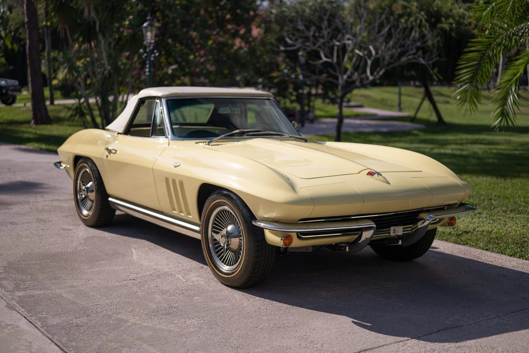 1965 Chevrolet Corvette C2 - Image 18 of 31
