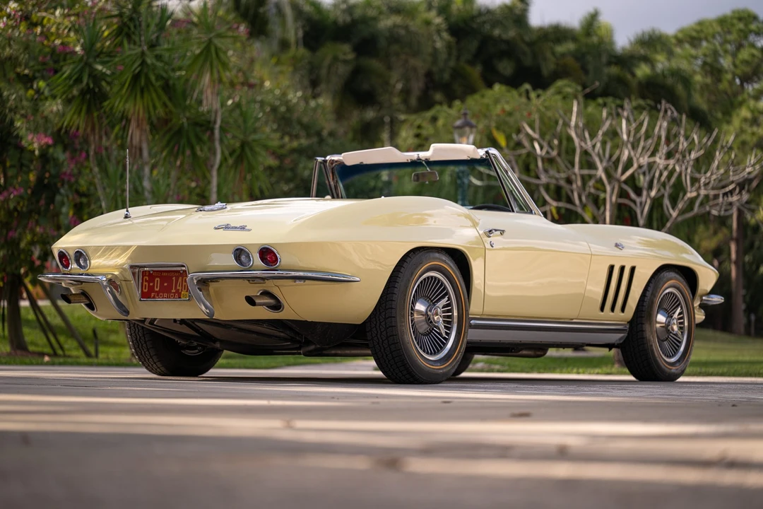 1965 Chevrolet Corvette C2 - Image 11 of 31