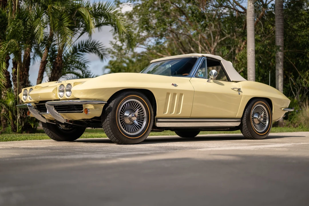 1965 Chevrolet Corvette C2 - Image 25 of 31