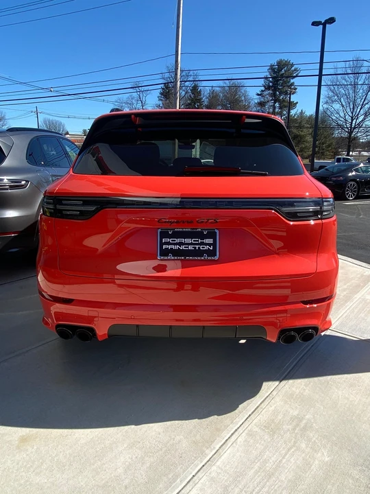 2021 Porsche 9Y0/9Y3 Cayenne GTS - Image 3 of 18