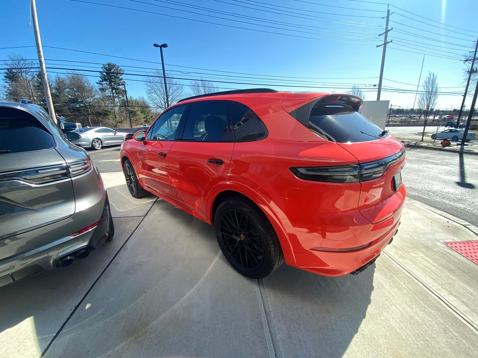 2021 Porsche 9Y0/9Y3 Cayenne GTS - Image 2 of 18