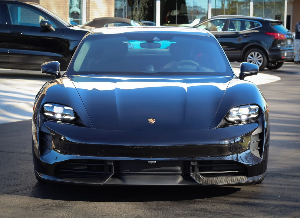 2022 Porsche Taycan GTS - Image 6 of 15
