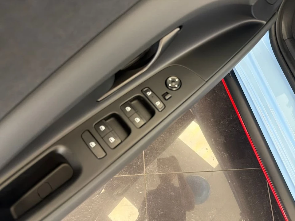 2026 Hyundai Elantra - Image 9 of 29