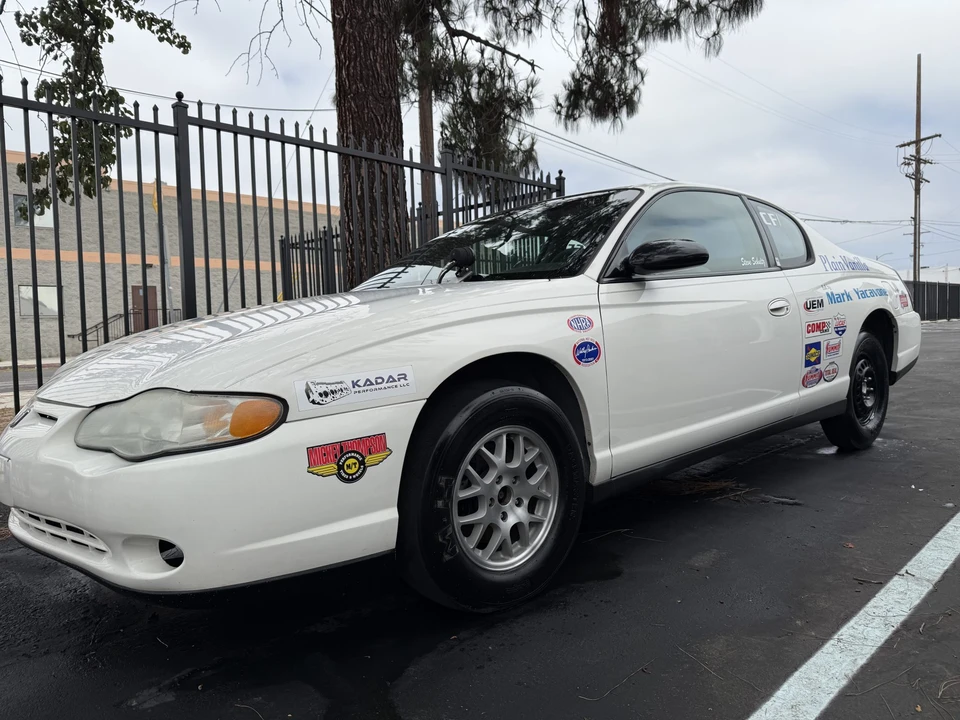 2003 Chevrolet Monte Carlo 6th Gen - Image 3 of 31