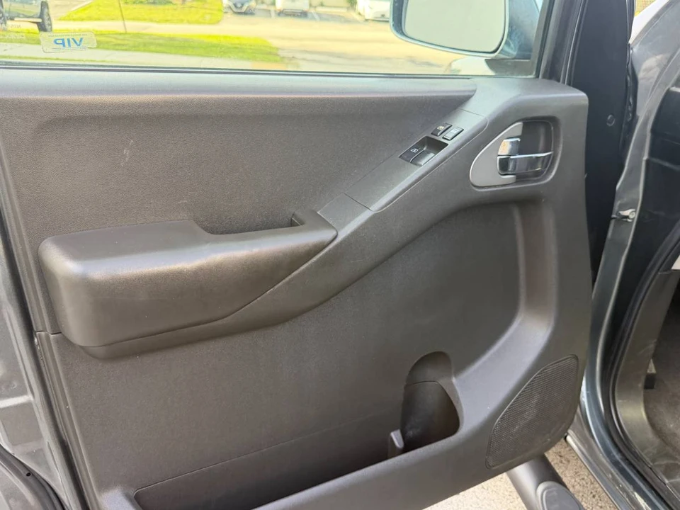 2006 Nissan Frontier 2nd Gen - Image 15 of 24
