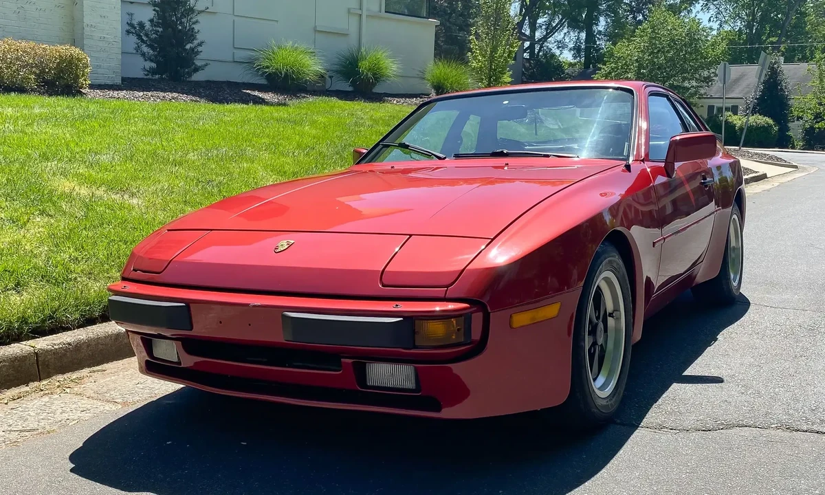 1983 Porsche 944 - Image 5 of 6