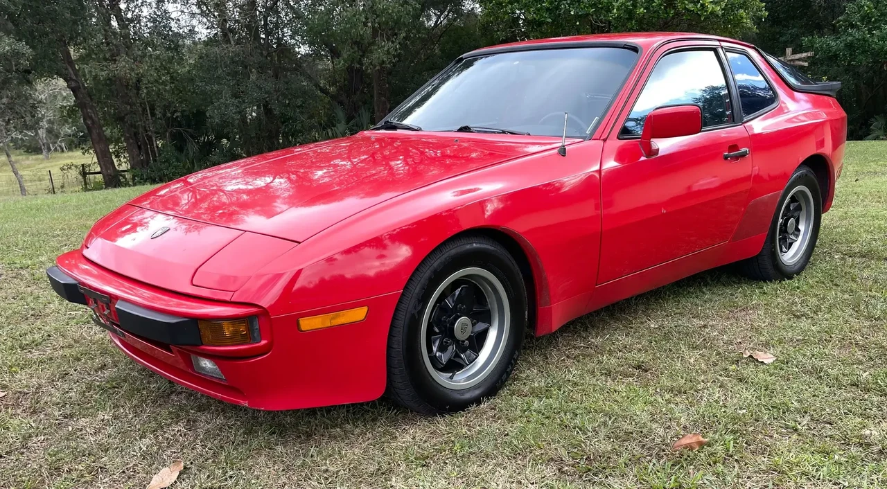 1984 Porsche 944 - Image 4 of 6
