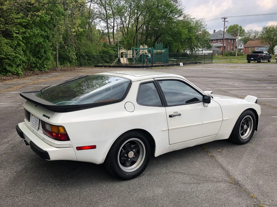 1985 Porsche 944 - Image 4 of 6