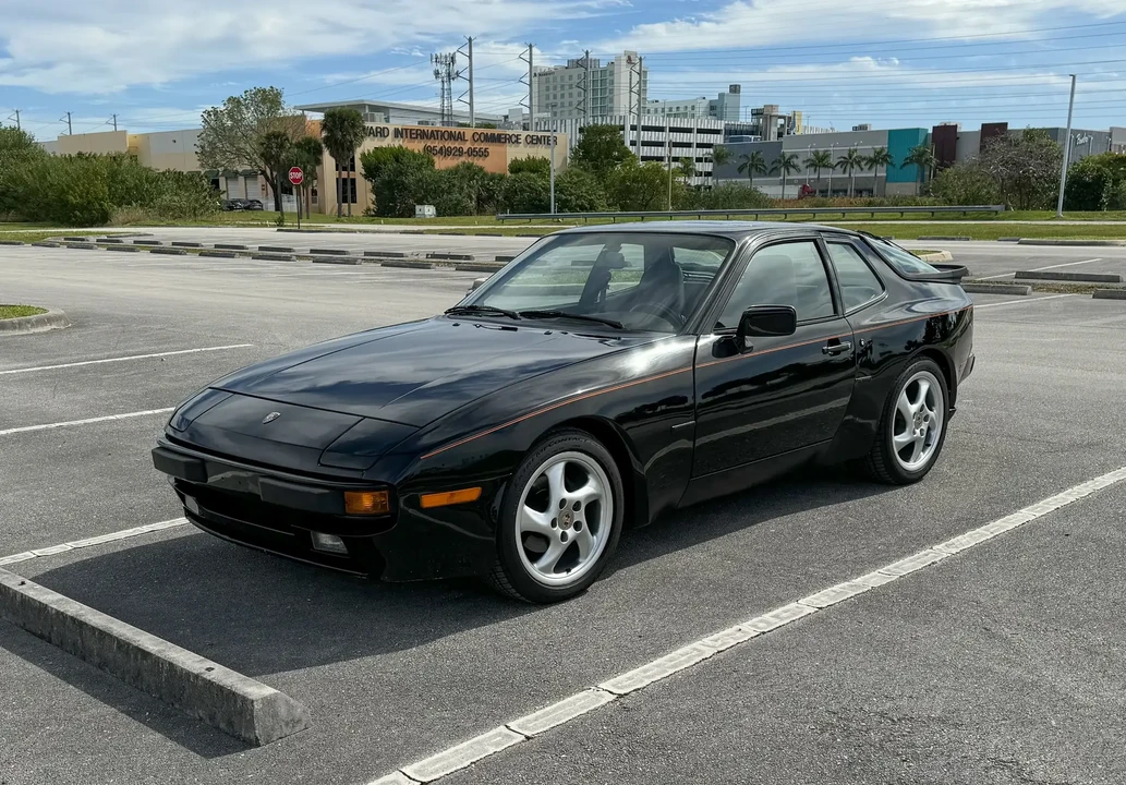1987 Porsche 944 - Image 4 of 6