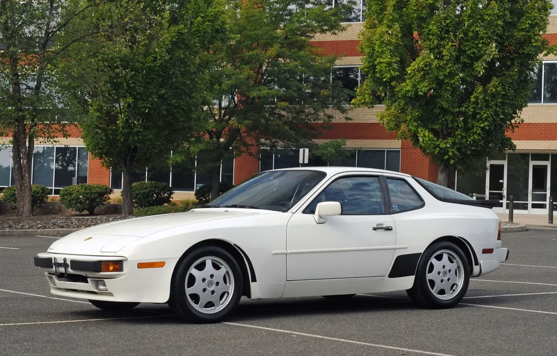 1987 Porsche 944 - Image 4 of 6