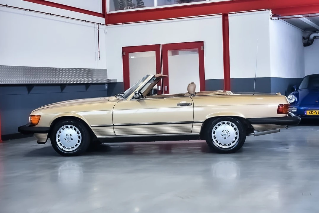 1988 Mercedes-Benz R107 SL-Class - Image 18 of 30