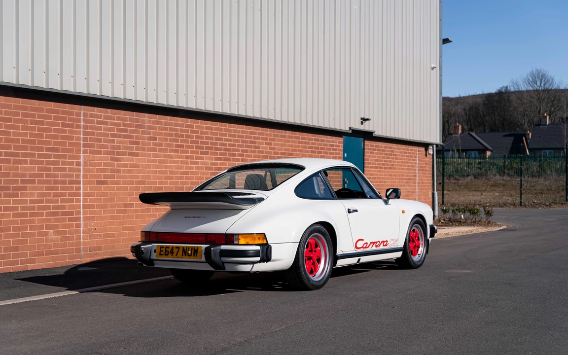 1988 Porsche 911 Carrera 3.2 - Image 24 of 31
