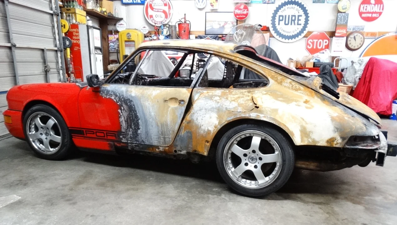 1989 Porsche 964 Carrera 4 - Image 4 of 31