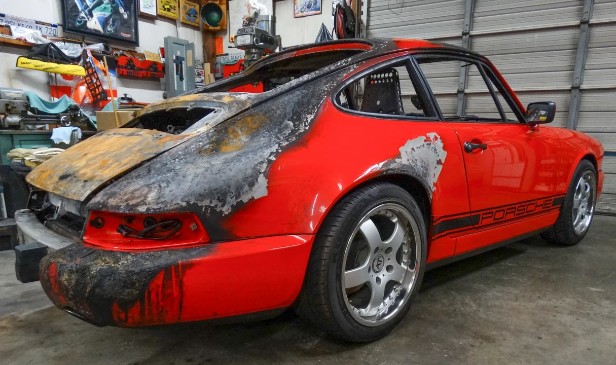 1989 Porsche 964 Carrera 4 - Image 9 of 31