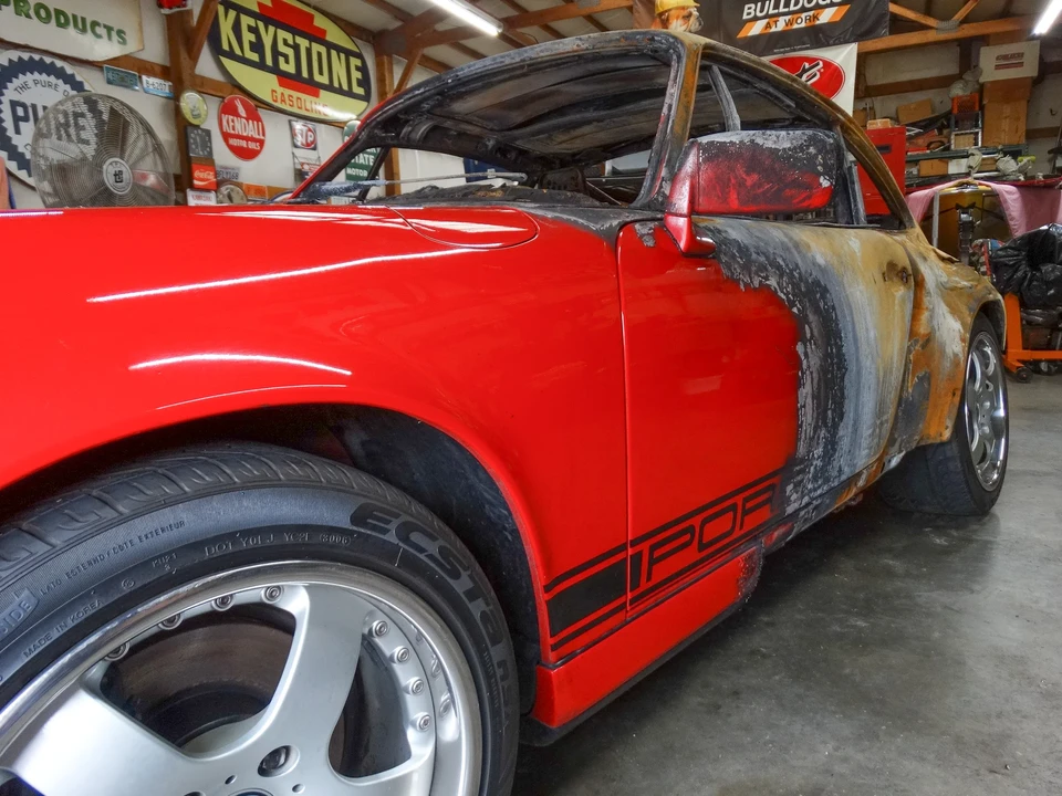 1989 Porsche 964 Carrera 4 - Image 16 of 31