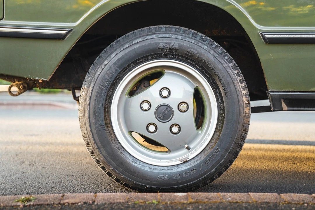 1989 Land Rover Range Rover Classic - Image 9 of 30