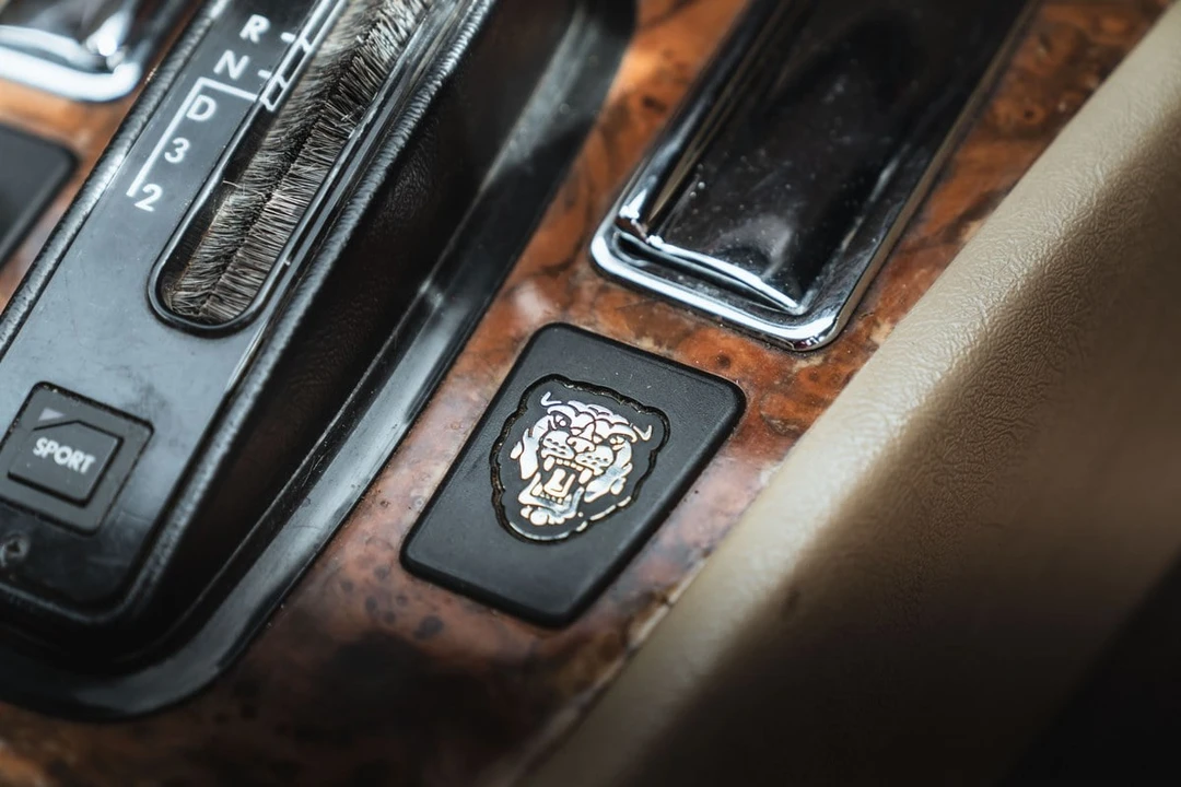 1991 Jaguar XJS Facelift AJ-16 - Image 23 of 30