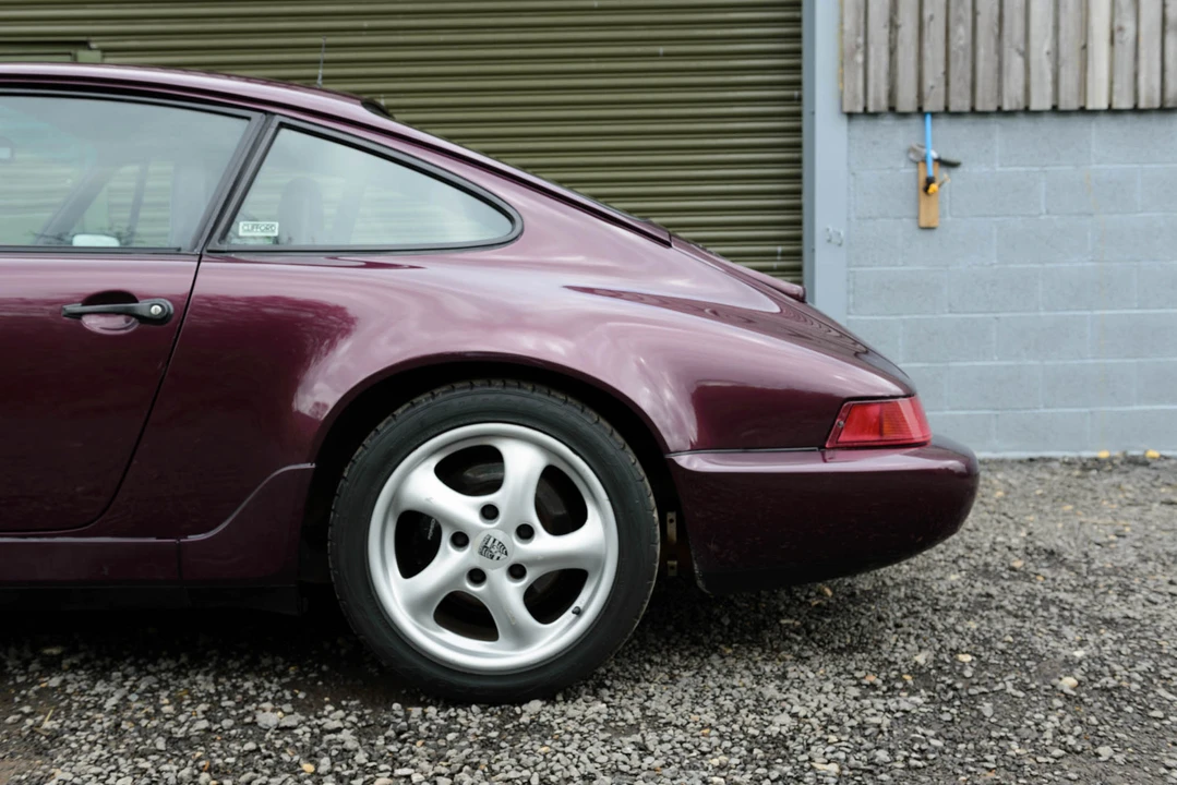 Porsche 964 Carrera - Image 17 of 31
