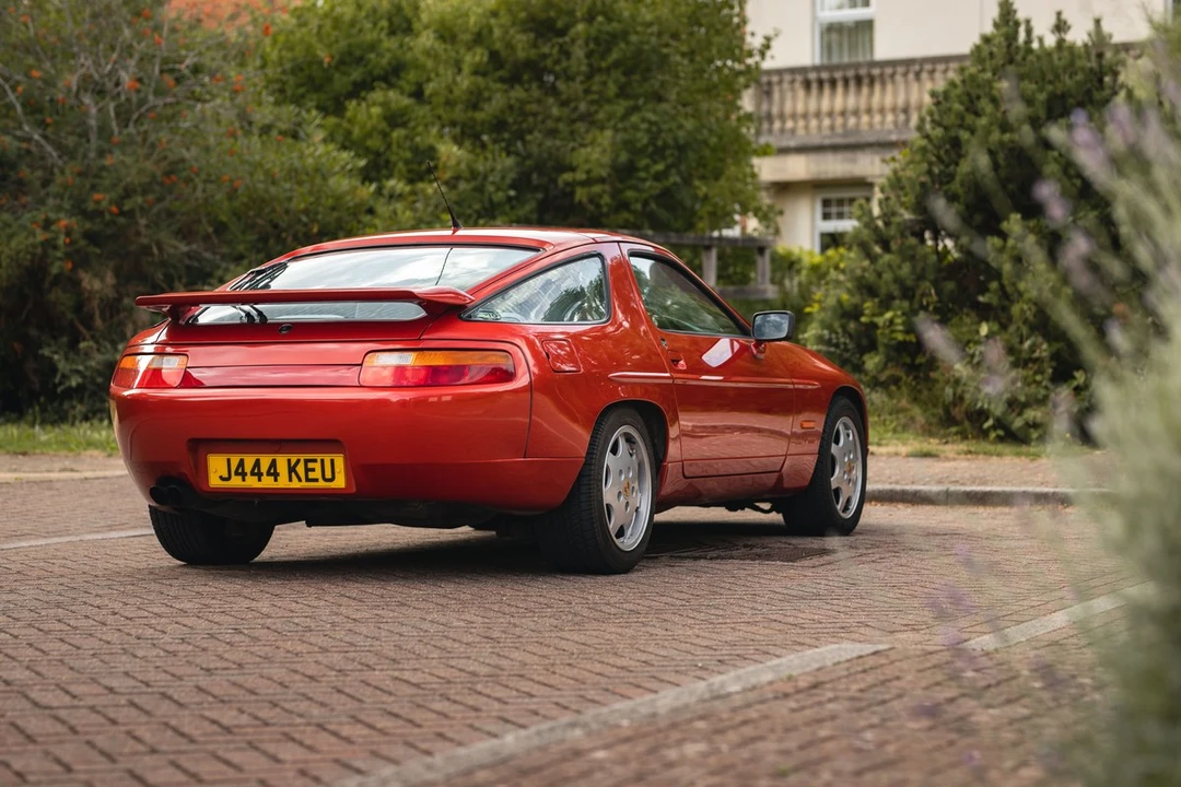 1991 Porsche 928 S4 - Image 11 of 30