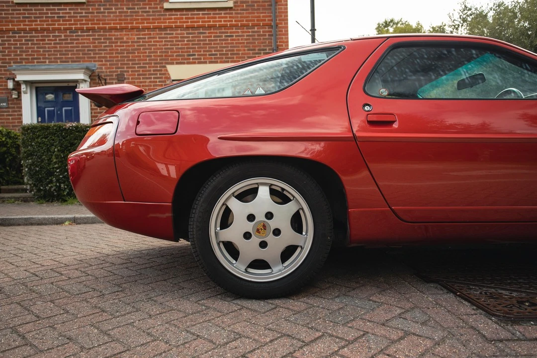 1991 Porsche 928 S4 - Image 18 of 30