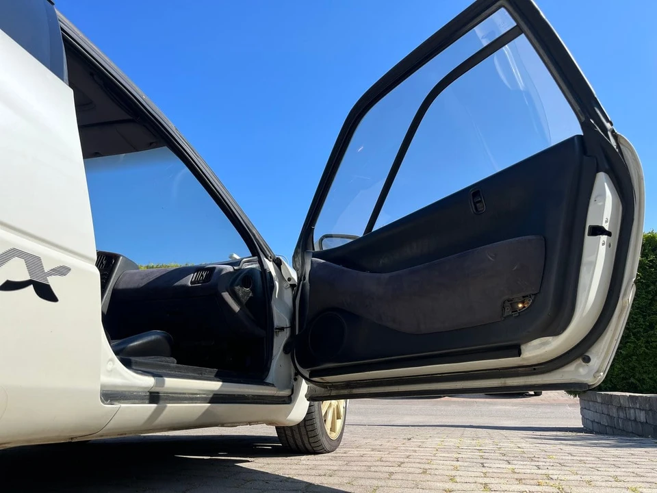1993 Subaru SVX - Image 23 of 30