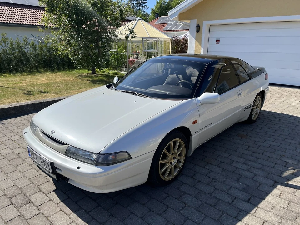 1993 Subaru SVX - Image 11 of 30
