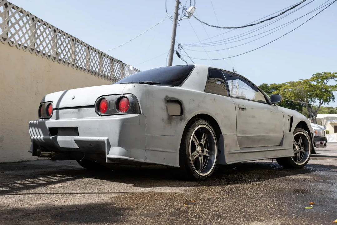 1994 Nissan R32 Skyline GT-R 8th Gen - Image 4 of 6