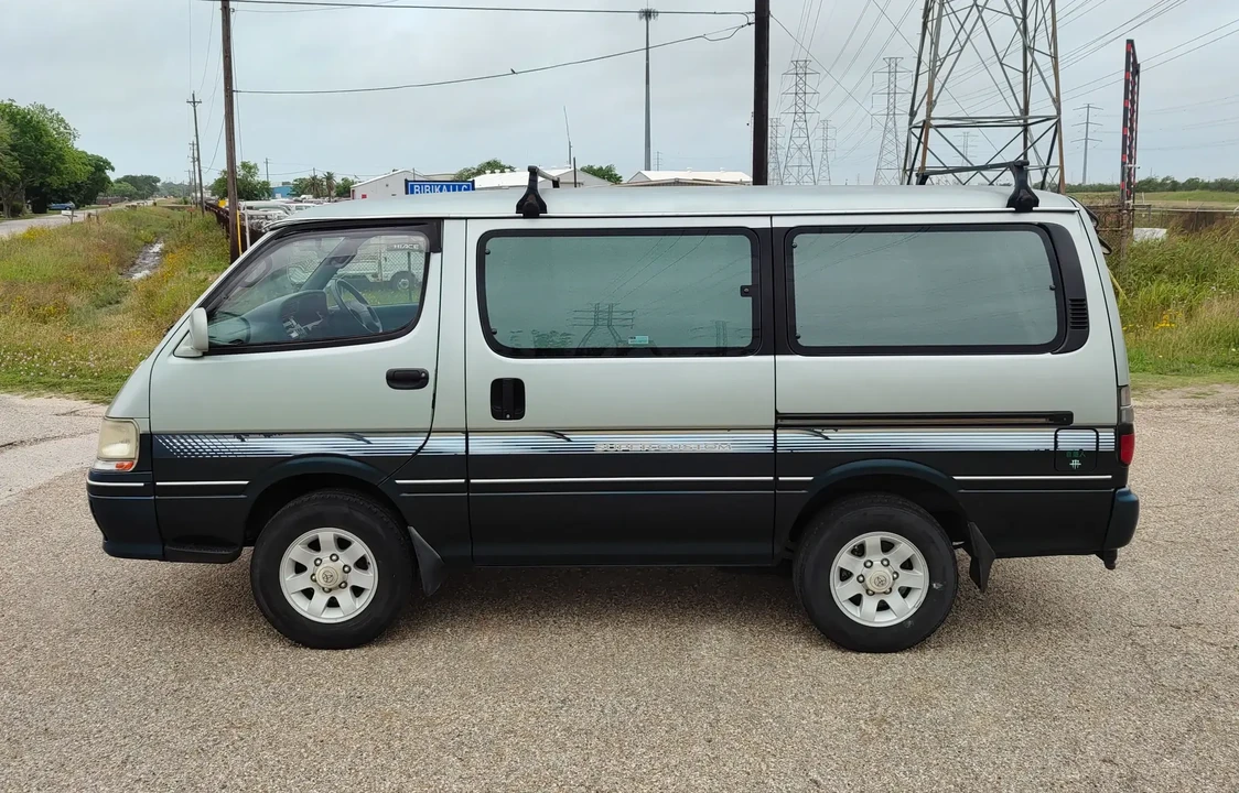 1996 Toyota HiAce 4th Gen - Image 5 of 6