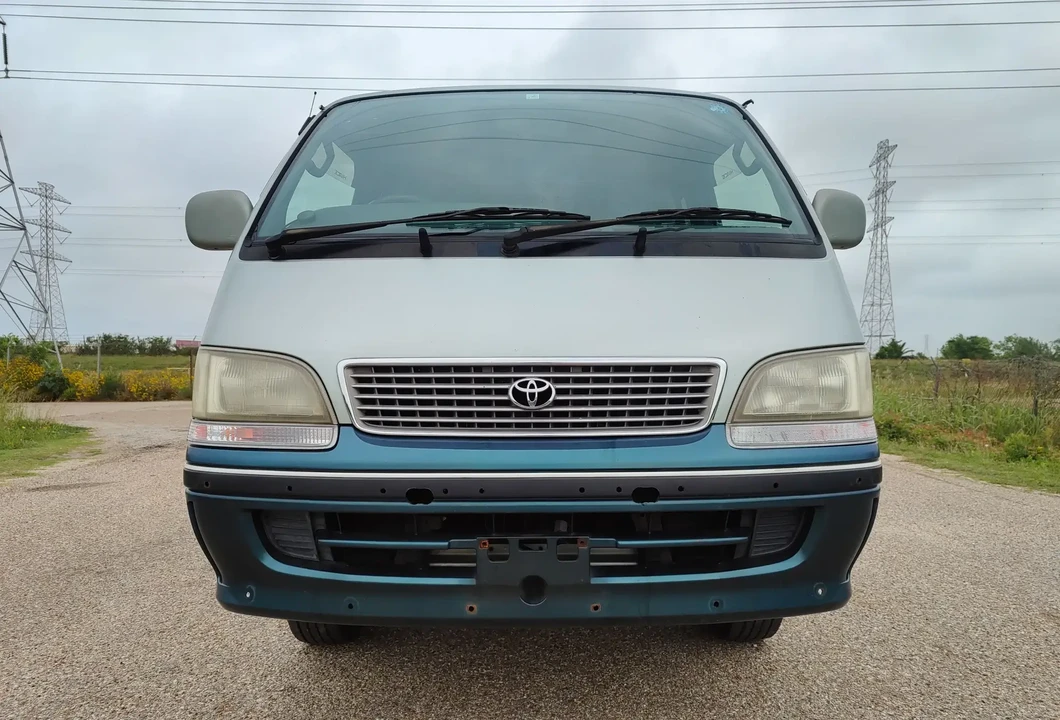 1996 Toyota HiAce 4th Gen - Image 2 of 6