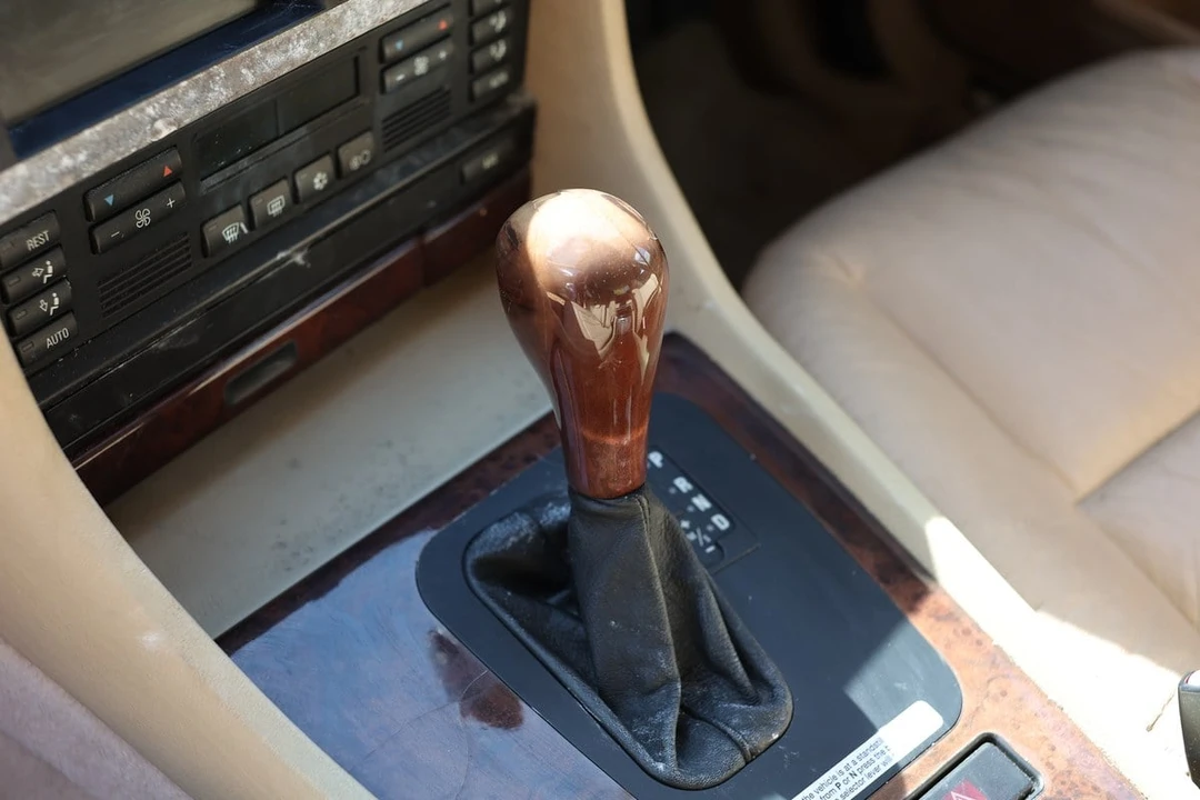 1997 BMW E38 7 Series - Image 23 of 30
