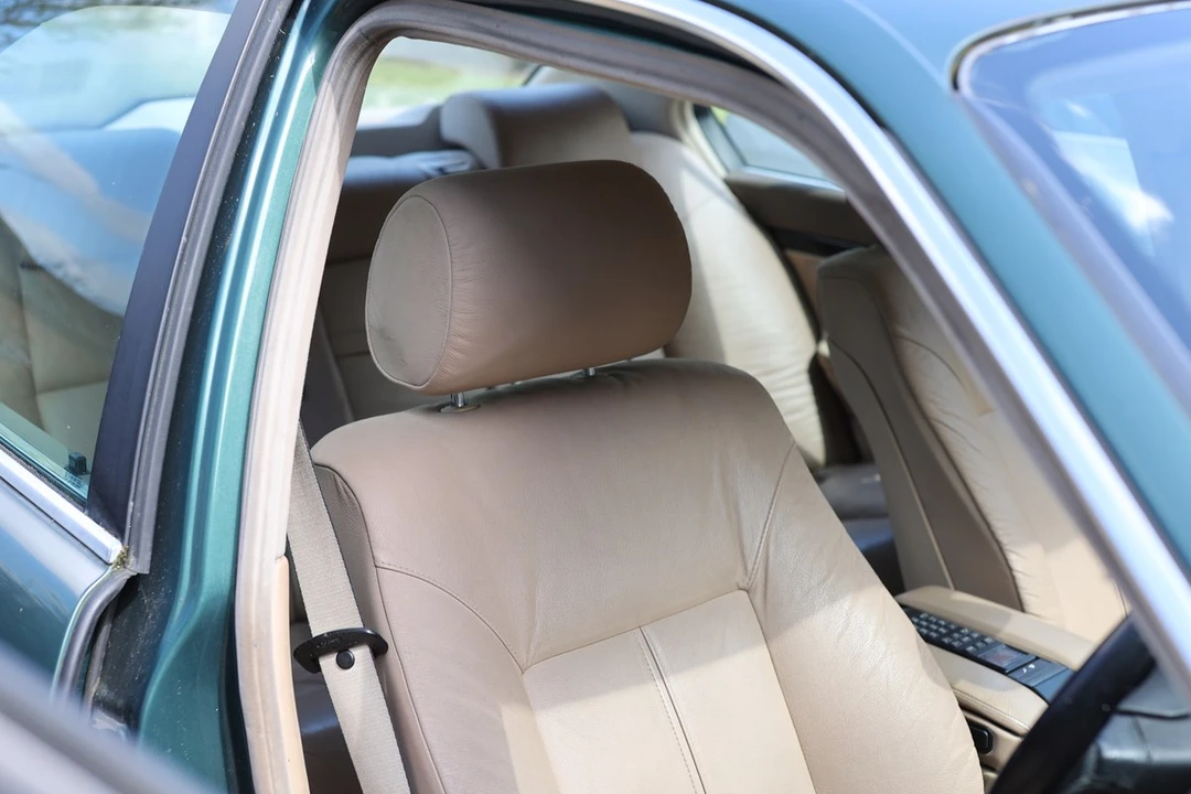 1997 BMW E38 7 Series - Image 28 of 30