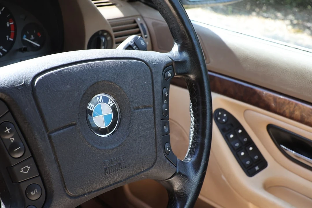 1997 BMW E38 7 Series - Image 20 of 30
