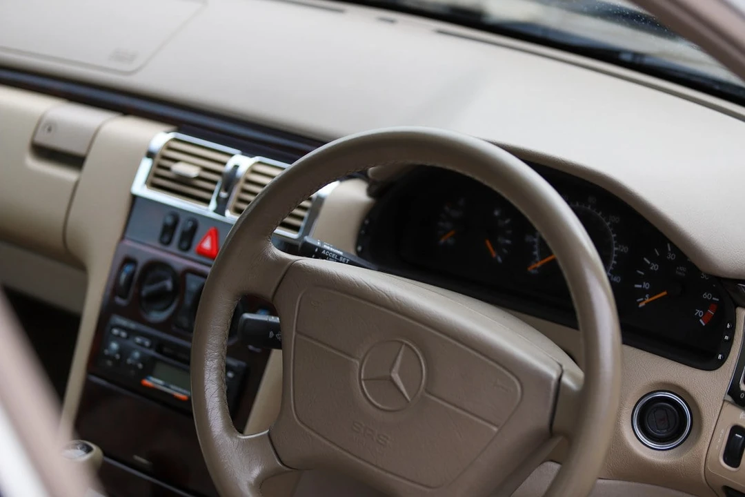 1998 Mercedes-Benz W210 E-Class - Image 17 of 30